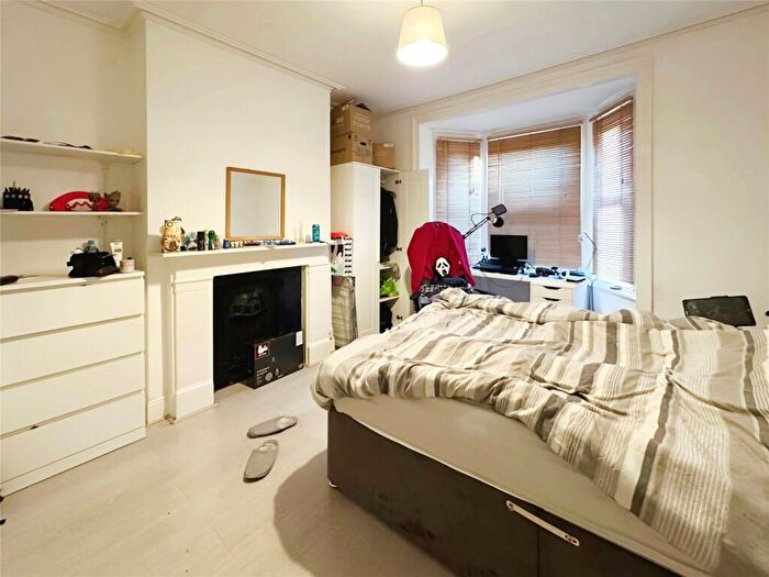 5 Bedroom Terraced House To Rent In Milton Road, Southampton, Hampshire, SO15