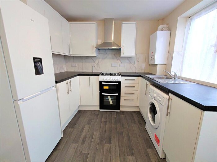 4 Bedroom Terraced House To Rent In Dedworth Road, Windsor, Berkshire, SL4