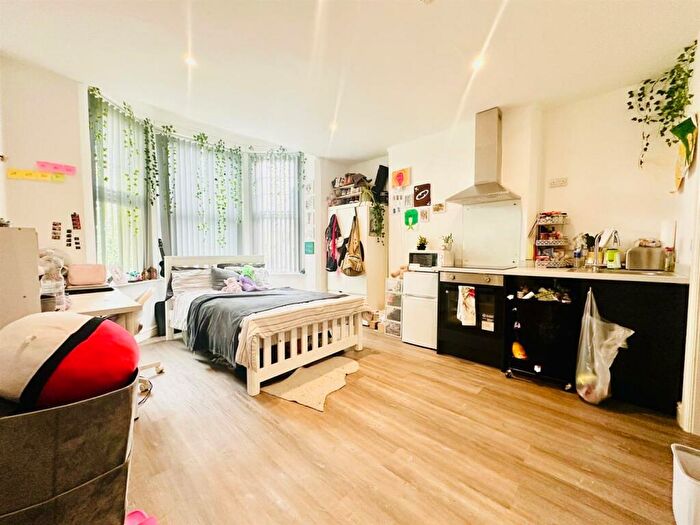 Studio To Rent In Ground Floor Studio, Derby Road, Nottingham, NG7