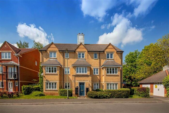 2 Bedroom Flat To Rent In East Field Close, Headington, Oxford, OX3