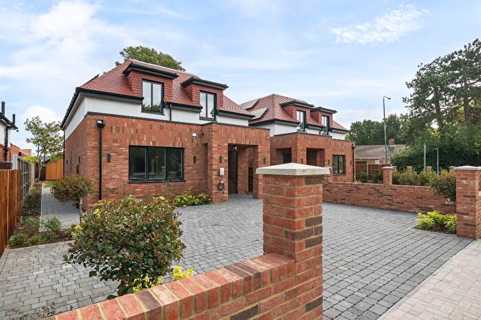 4 Bedroom Detached House For Sale In Barfield Road, Bromley, London, BR1