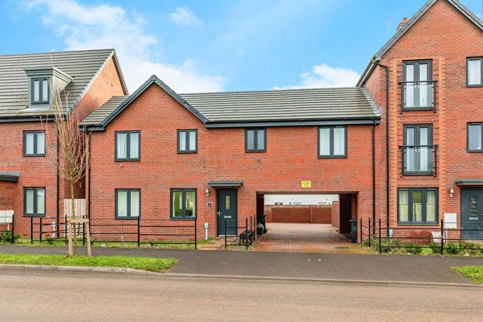 3 Bedroom Semi Detached House For Sale In Gainsborough Avenue, Bristol, BS10