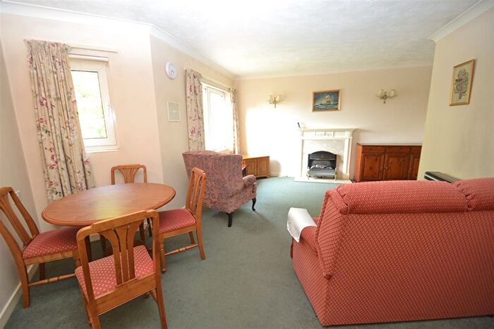 1 Bedroom Flat To Rent In Rosemary Lane, Horley, RH6