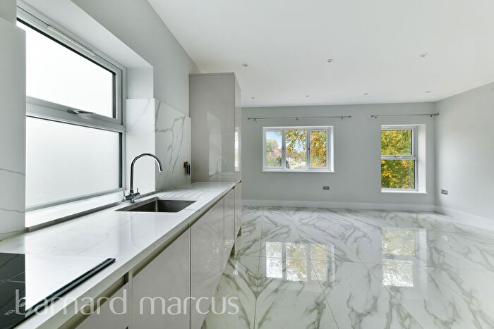 3 Bedroom Flat To Rent In Elm Road, Wallington, SM6