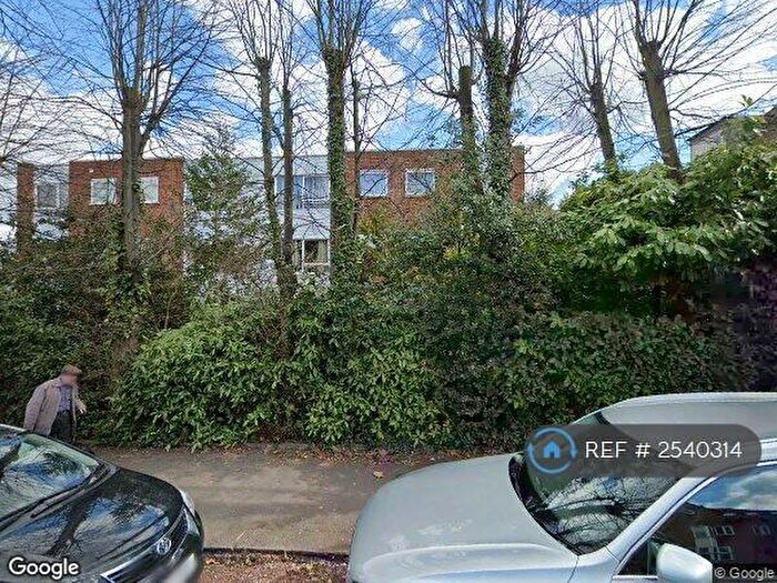 2 Bedroom Flat To Rent In Gloucester Court, Sutton, SM2