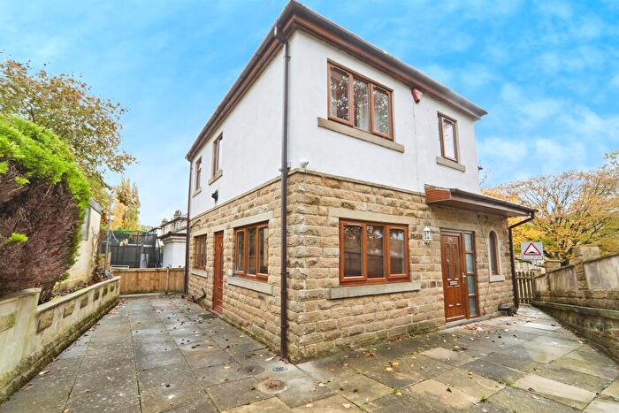 3 Bedroom Detached House For Sale In Poplar Road, Shipley, BD18