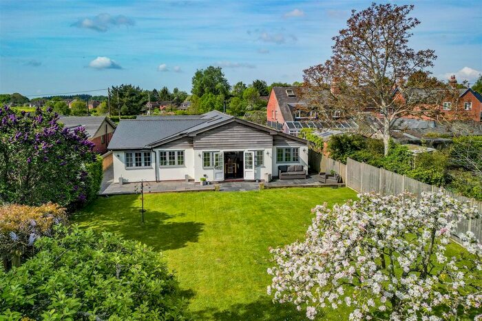 4 Bedroom Detached Bungalow For Sale In Hospital Road, Shirrell Heath, Southampton, SO32