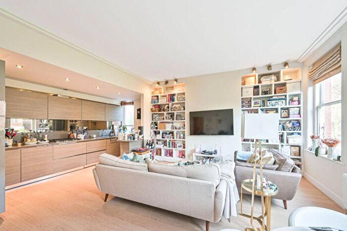 1 Bedroom Flat For Sale In Westfield Lodge, Hampstead, London, NW3