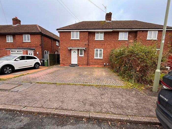 4 Bedroom Semi-Detached House To Rent In Sandys Road, Basingstoke, RG22