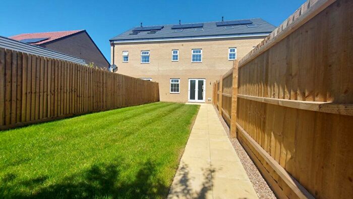 4 Bedroom Town House For Sale In Orchard Way, Corby Glen, Grantham, NG33