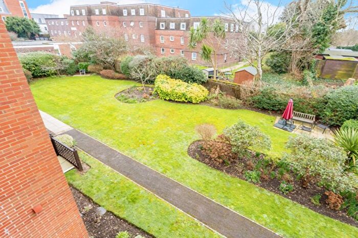 2 Bedroom Property For Sale In Byron Court, Chichester, PO19