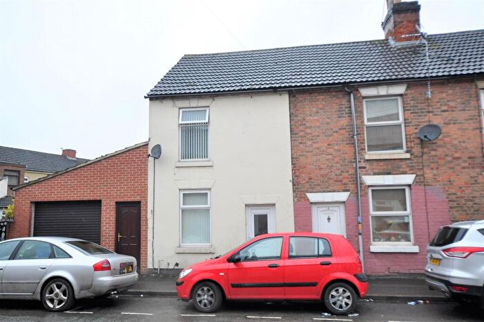 2 Bedroom House To Rent In Victoria Crescent, Burton Upon Trent, DE14