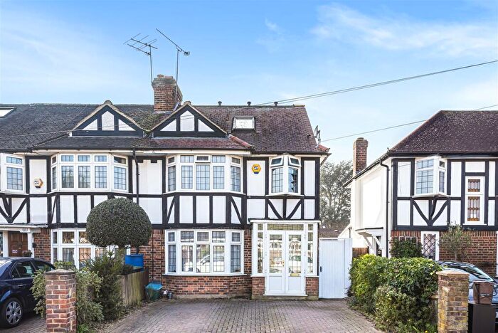 4 Bedroom End Of Terrace House To Rent In Hollybush Road, Kingston Upon Thames, KT2