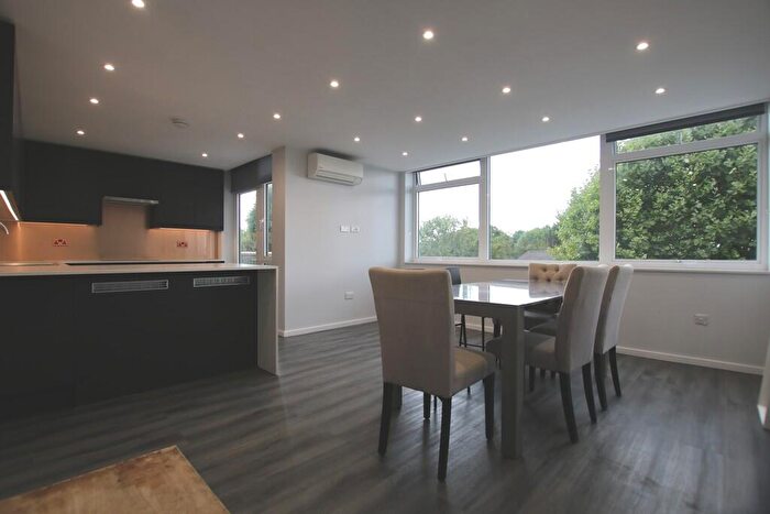 3 Bedroom Penthouse To Rent In Brondesbury Park, London, NW6