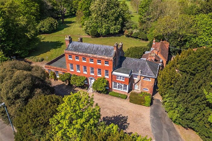 6 Bedroom Detached House For Sale In Bath Road, Hare Hatch, Berkshire, RG10