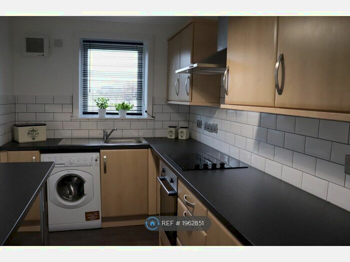 2 Bedroom Flat To Rent In Denmilne Street, Glasgow, G34