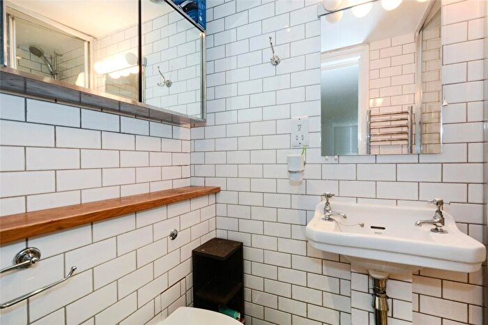 2 Bedroom Flat To Rent In Barnsbury Road, Barnsbury, N1