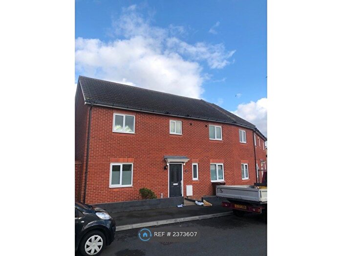 4 Bedroom Semi-Detached House To Rent In Rivenhall Way, Kent, ME3