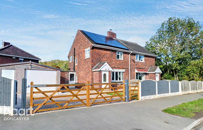 3 Bedroom Semi-Detached House For Sale In Tait Avenue, Edlington, Doncaster, DN12