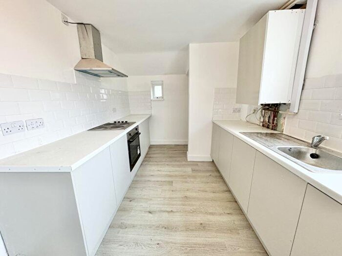 2 Bedroom End Of Terrace House To Rent In Gilbey Road, Grimsby, DN31