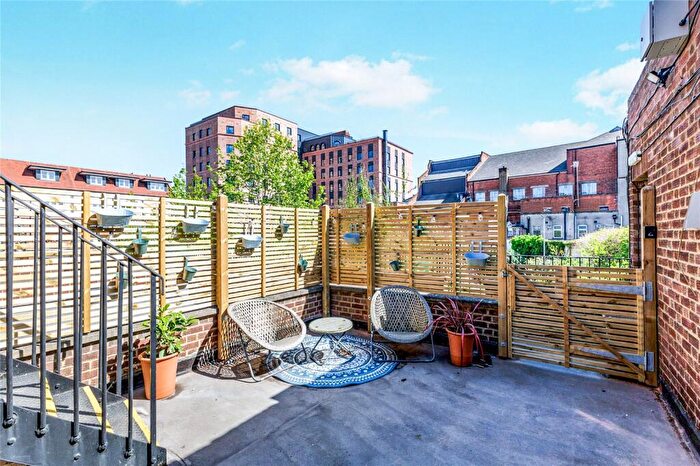 1 Bedroom Flat To Rent In Castle Street, Kingston Upon Thames, KT1