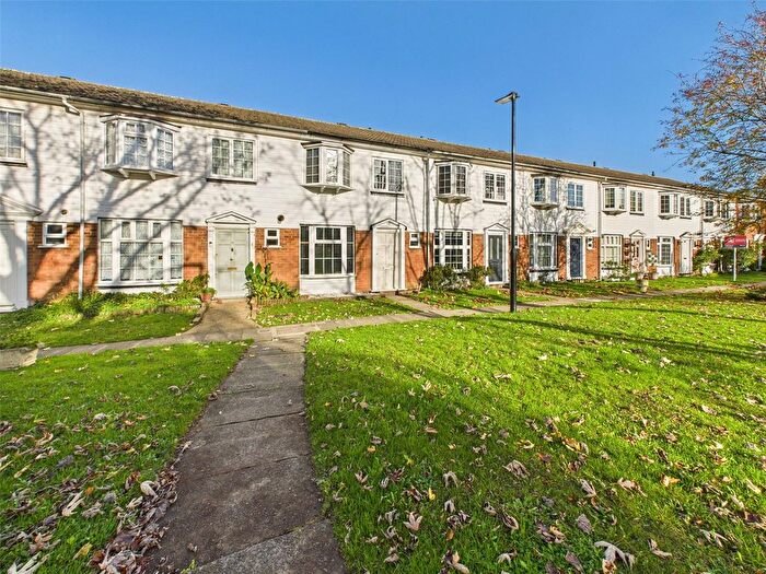 3 Bedroom Terraced House To Rent In Yeomans Mews, Middlesex, TW7