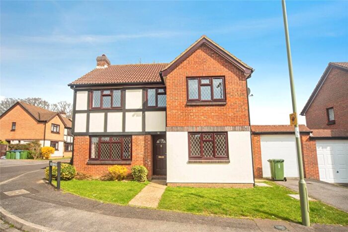 4 Bedroom Detached House For Sale In Gray Close, Warsash, Southampton, Hampshire, SO31
