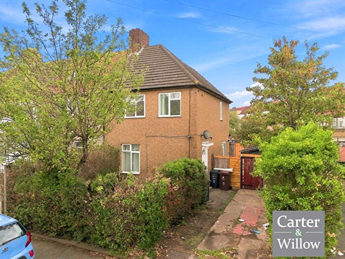 4 Bedroom End Of Terrace House To Rent In Winmill Road, Dagenham, RM8