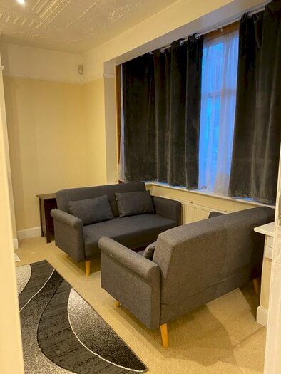 4 Bedroom Terraced House To Rent In Broadwater Road, London, SW17