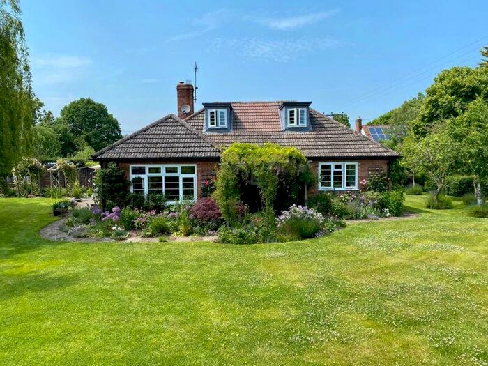 3 Bedroom Detached House For Sale In Pembridge, HR6
