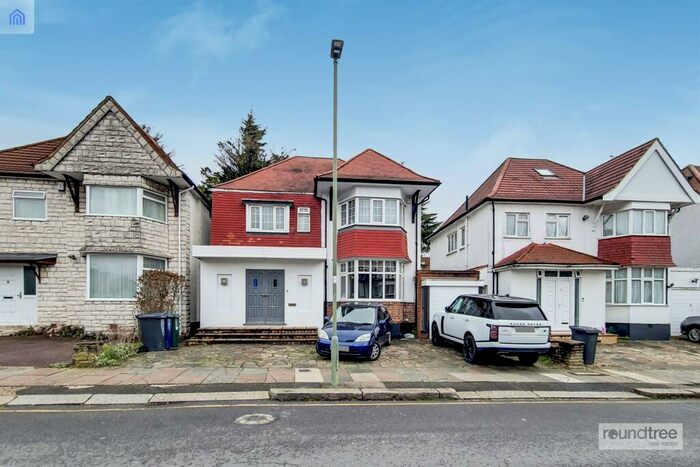 5 Bedroom House To Rent In Alderton Crescent, Hendon, NW4