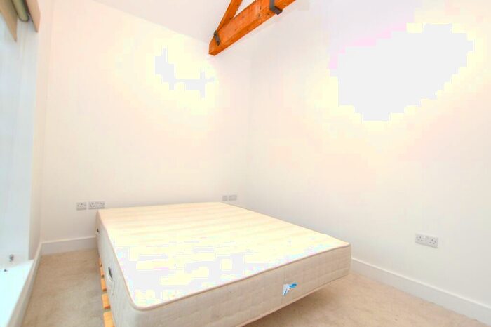 2 Bedroom Flat To Rent In Godman Road Peckham, SE15