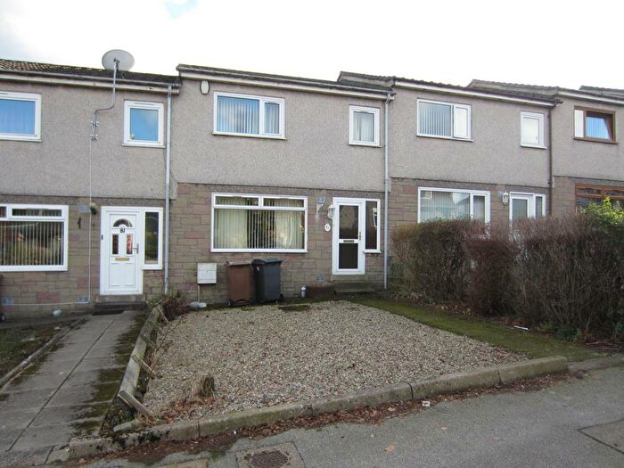 3 Bedroom Terraced House To Rent In Broomhill Avenue, Aberdeen, AB10