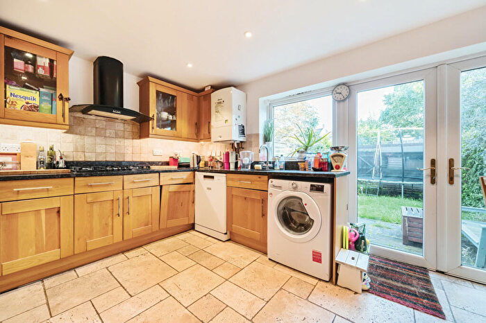 2 Bedroom Terraced House For Sale In Green Road, Whetstone, N20