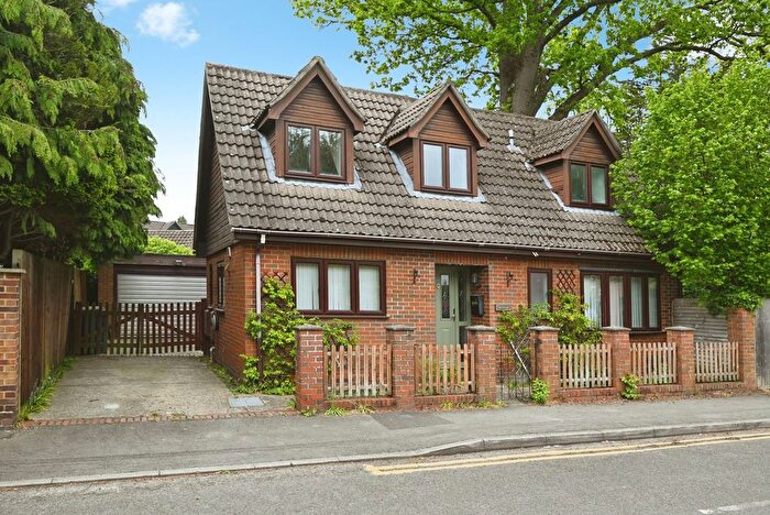 3 Bedroom Detached House To Rent In Kings Road, Crowthorne, RG45