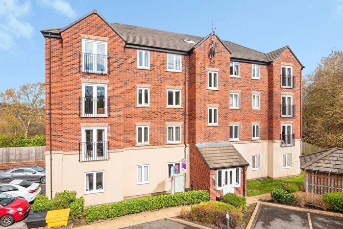 2 Bedroom Flat For Sale In Whitstable Mews, Leeds, LS12