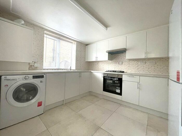 3 Bedroom Terraced House To Rent In Peabody Cottages, Tottenham, N17
