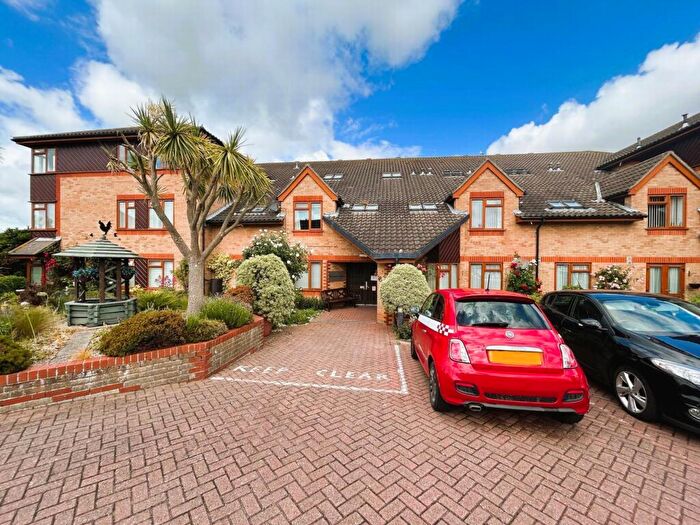 2 Bedroom Flat For Sale In Winston Close, Felixstowe, IP11