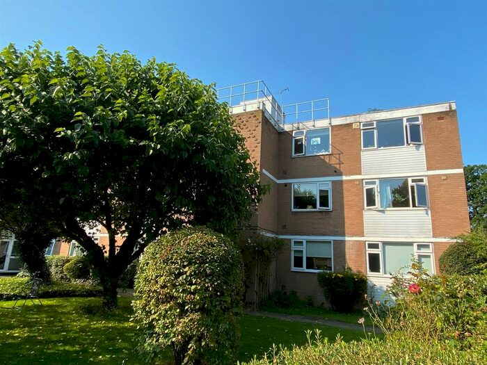 2 Bedroom Flat To Rent In Boreham Holt, Elstree, WD6