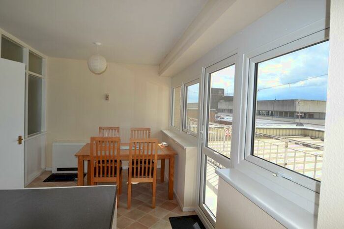 3 Bedroom Flat To Rent In Corporation Street, Corby, NN17