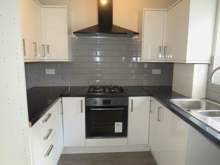 4 Bedroom House To Rent In Albert Road, Sowerby Bridge, HX6