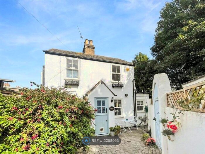 2 Bedroom Detached House To Rent In Crescent Road, Erith, DA8