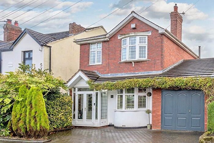 3 Bedroom Property For Sale In Gate Street, Sedgley, DY3