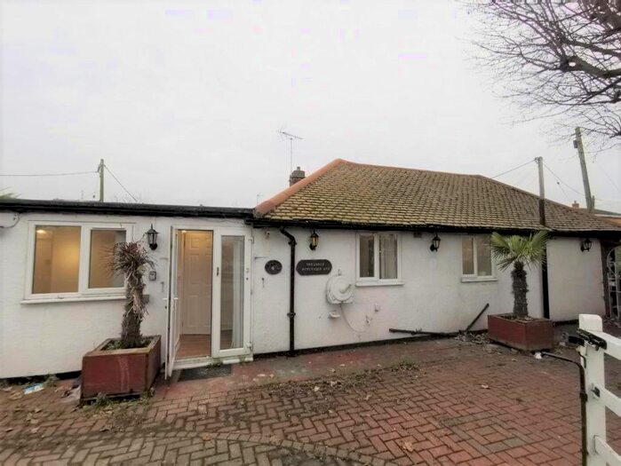 1 Bedroom Bungalow To Rent In Mitchells Avenue, Canvey Island SS8
