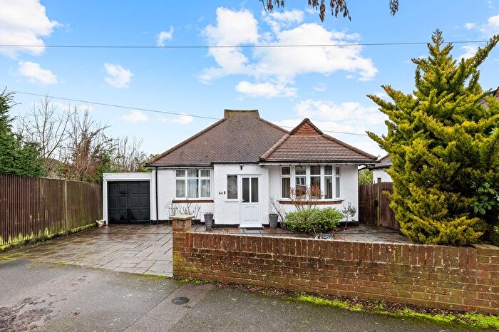 3 Bedroom Detached Bungalow For Sale In Princes Avenue, South Croydon, CR2