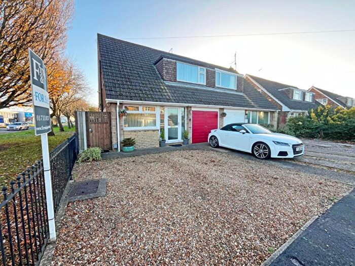 3 Bedroom Semi-Detached House For Sale In Oakleigh Drive, Orton Longueville, Peterborough, PE2