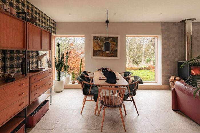 3 Bedroom Detached House For Sale In Yew Tree Lane, Holmfirth, West Yorkshire, HD9