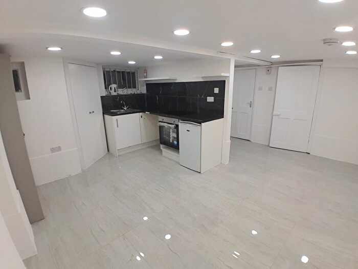 Studio To Rent In Knightland Road, London, E5