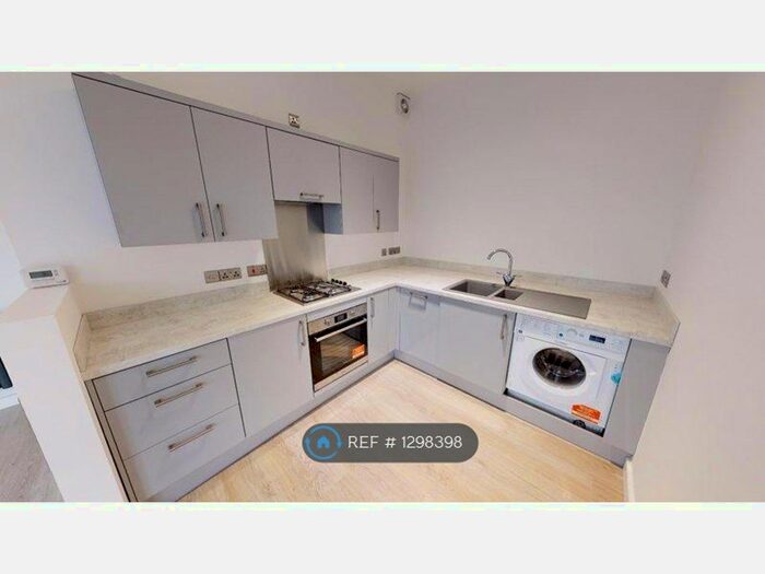 2 Bedroom Flat To Rent In Adamson Court, Horsehay, Telford TF4