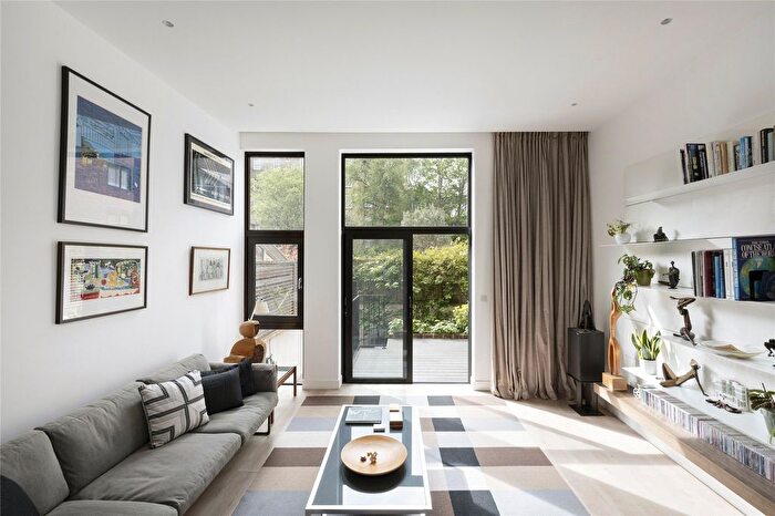 3 Bedroom Detached House For Sale In Kensington Place, London, W8